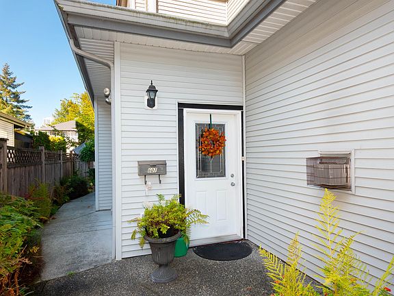 2nd image of 607 Sunset Ave
