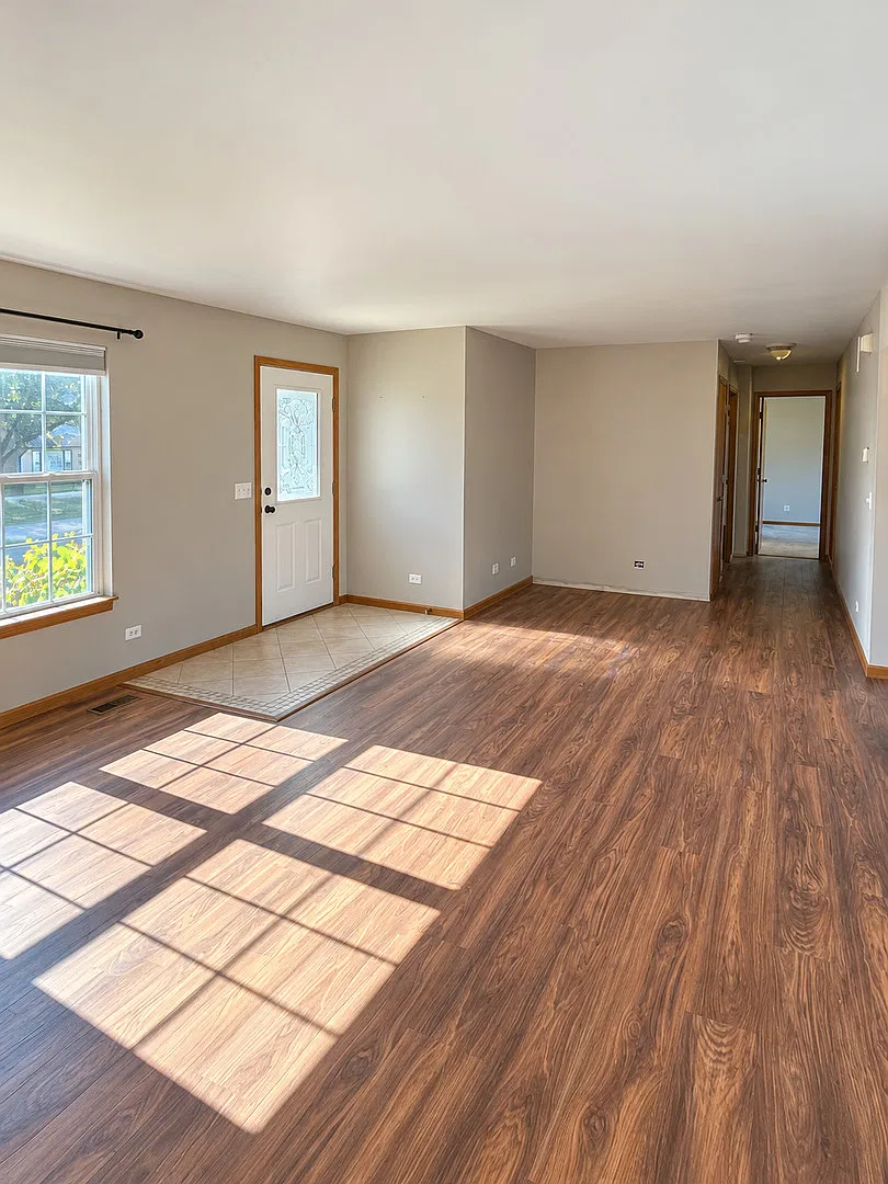 2 bed, 1.5 bath, 1025 sqft, $2,200 — Photo 4