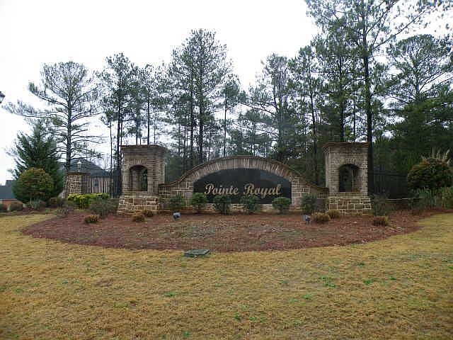 2nd image of 2610 Bosworth Ct NE