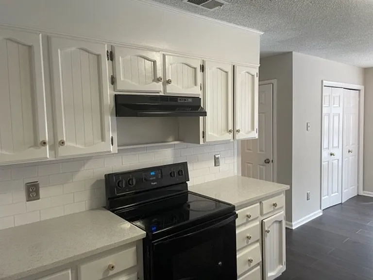 2128 Montreat Dr — Photo 7
