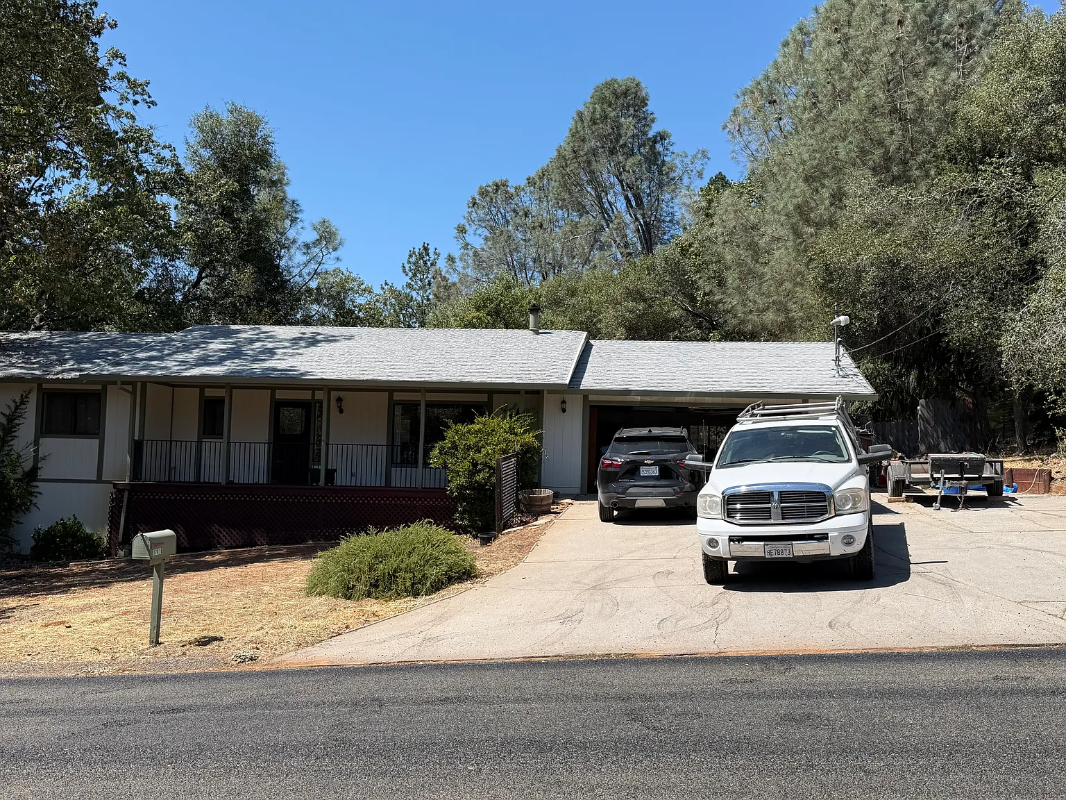 17016 Patricia Way — Photo 2