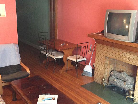 3rd image of 1406 C St APT 2