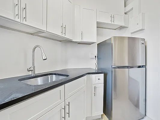 5th image of 1507 Metropolitan Ave APT 3D