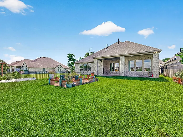 1635 Delta Oaks Dr — Photo 38