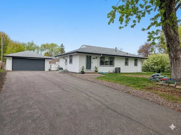 10572 7th St NE, Blaine, MN 55434