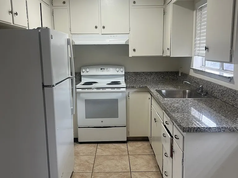 3041 E Hammond Ave #105 — Photo 2