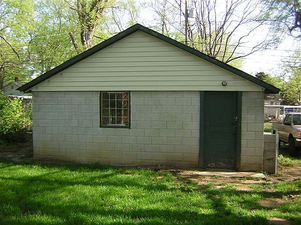 4709 Michigan garage from backyard