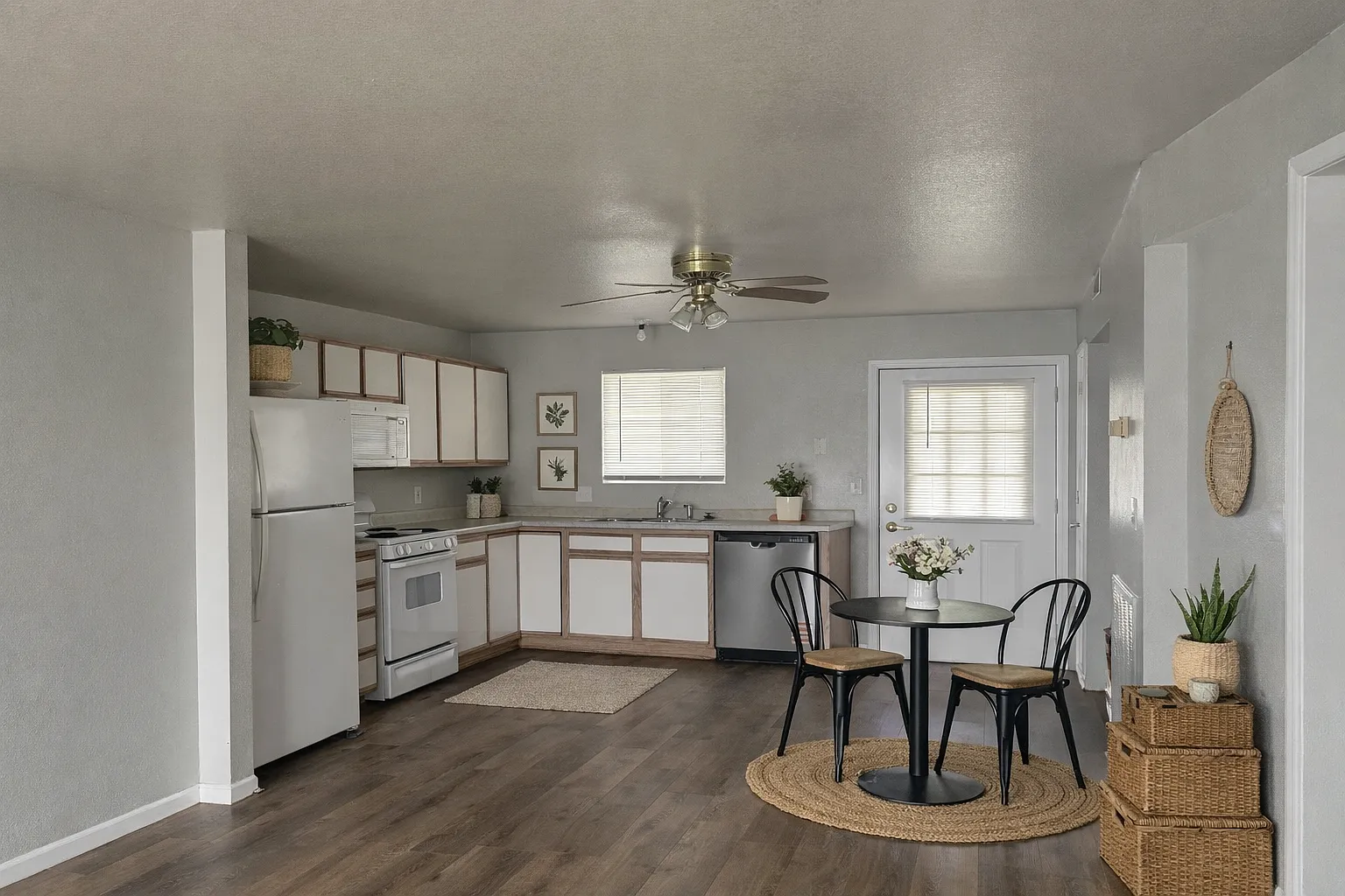 Country View Estates - 1351-101 — Photo 2