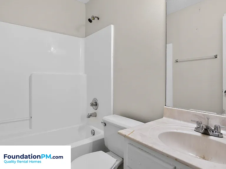 2499 Durham Ave — Photo 11