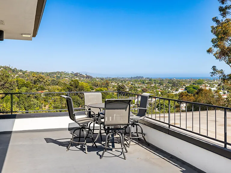 813 E Anapamu St #PENTHOUSE — Photo 27