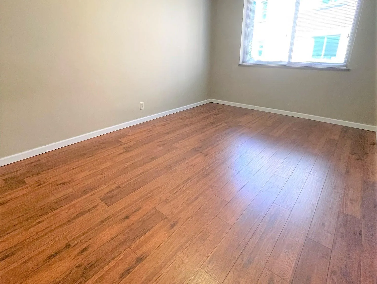 5712 Phillips Avenue — Photo 3
