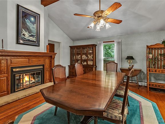 5th image of 84 Carriage Cir