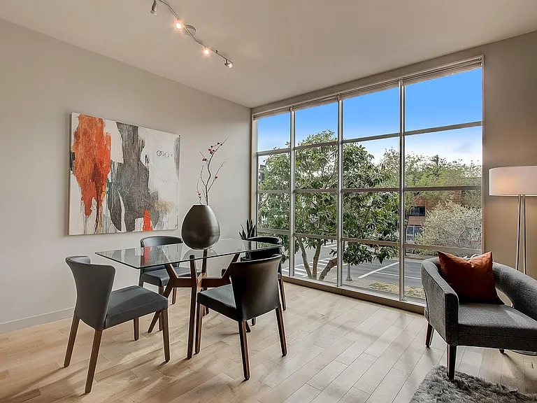 1600 Webster St #103 — Photo 1