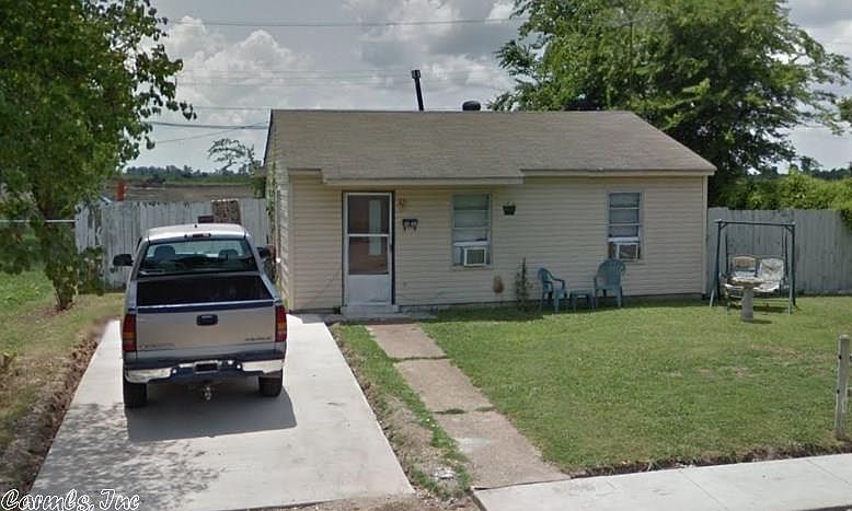1st image of 1021 Mulberry Dr