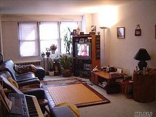 3rd image of 43-10 Kissena Blvd APT 10M