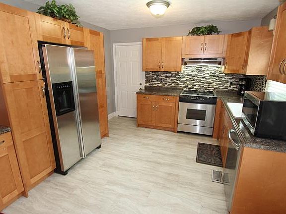 5th image of 1003 Sheila Ct