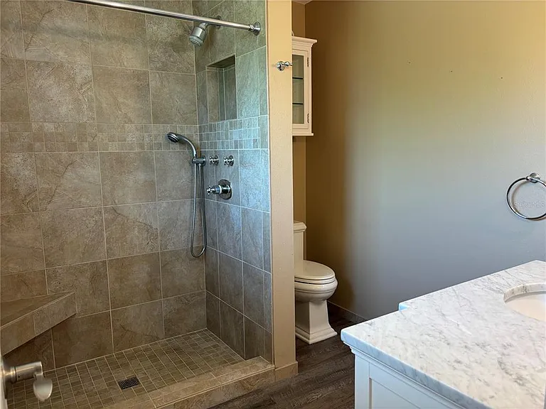 10123 Bay Ave — Photo 30