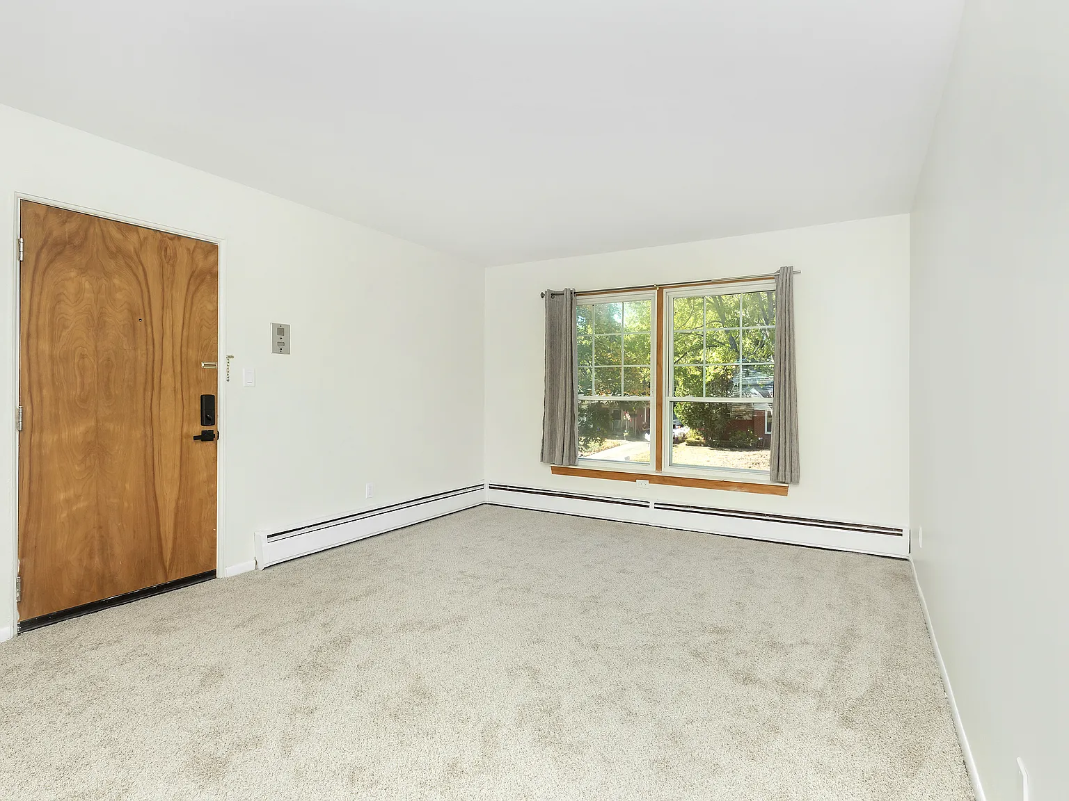 2 bed, 688 sqft, $1,250 — Photo 4