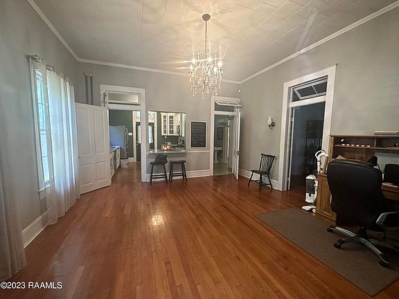 3rd image of 506 Julia St