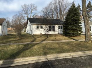 2505 Meadow Dr, Rolling Meadows, IL 60008