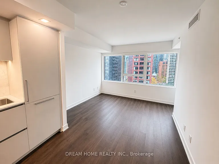 609 Sherbourne St #1303 — Photo 3