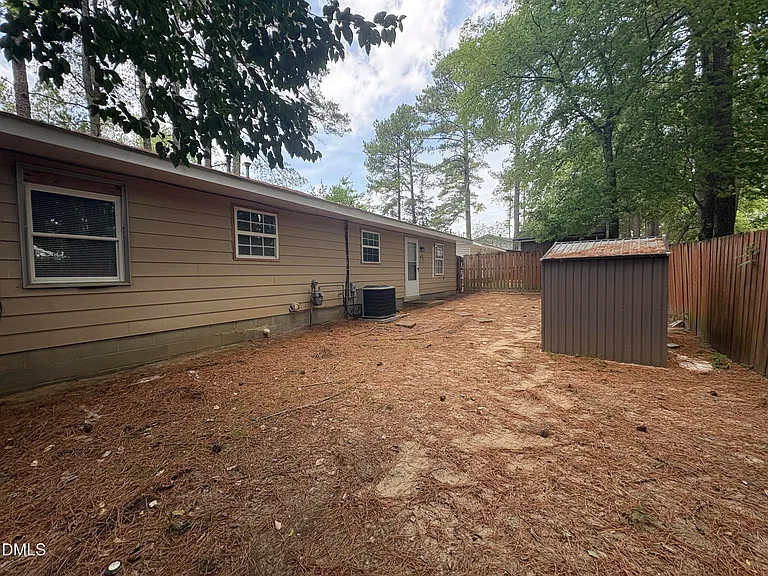 745 Grantland Dr — Photo 21