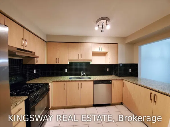 2955 Thomas St #46, Mississauga, ON L5M 6A9
