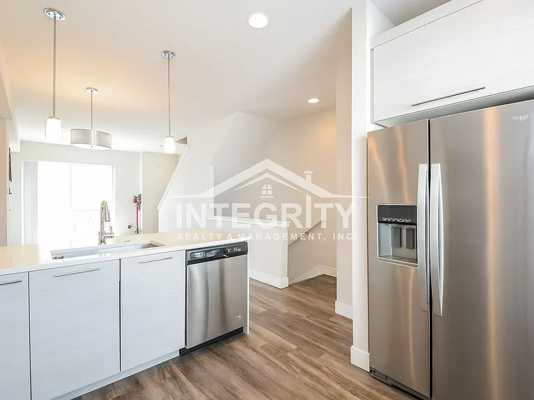 5557 W 10th Ave — Photo 5
