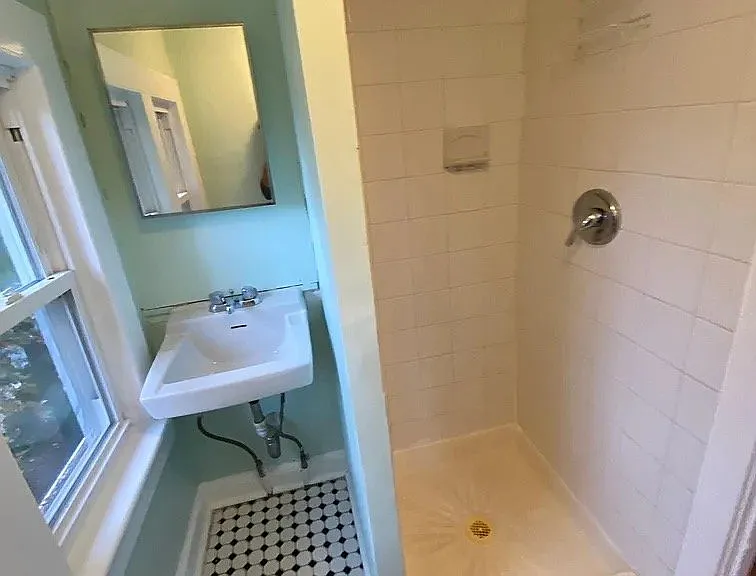 50 Walnut St #3 — Photo 2
