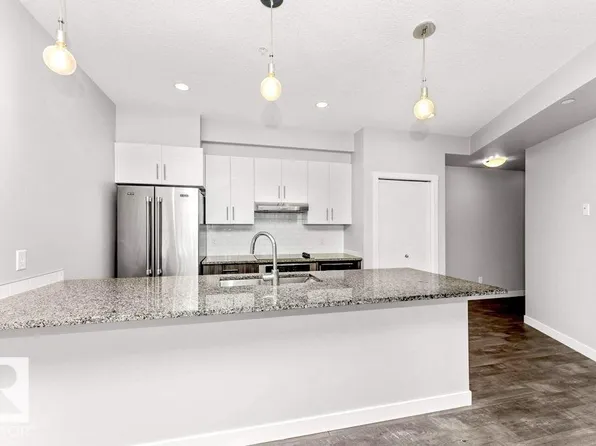 10126 144th St NW #204, Edmonton, AB T5N 2T7