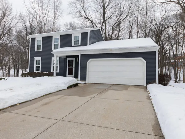 410 Adaway Ave SE, Ada, MI 49301