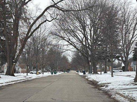 Exterior Neighborhood (street photo)