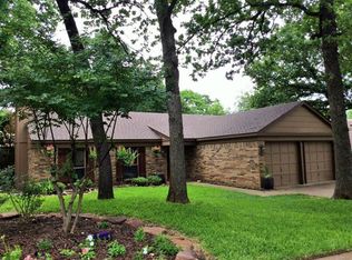 415 Wild Oak Ln, Euless, TX 76039
