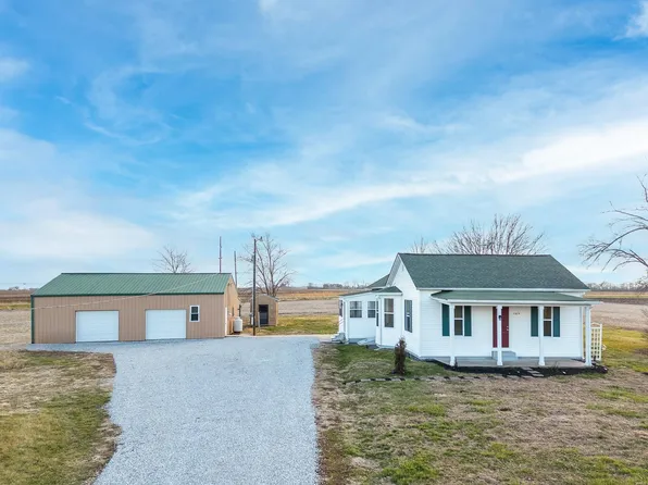 11614 Lake Rd, Highland, IL 62249