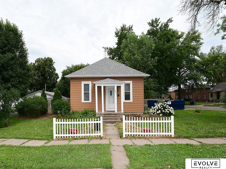 1st image of 1051 N L St