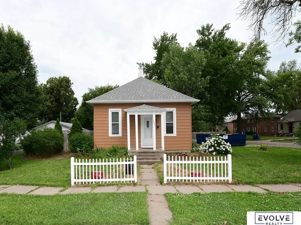 1051 N L St, Fremont, NE 68025