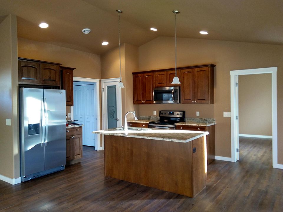 Kitchen / Living / Dining