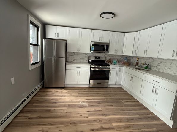 128 Campbell Ave Floor 1