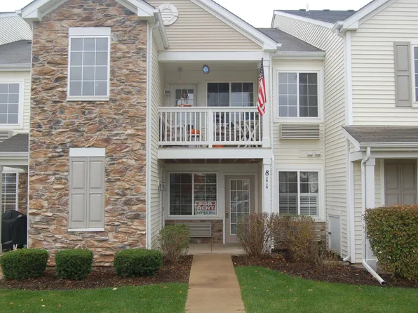 811 Silverstone Dr, Carpentersville, IL 60110