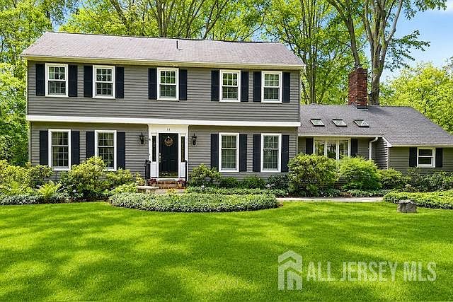 1st image of 11 Beechtree Ln