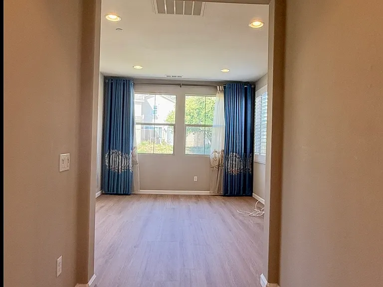 667 E Desert Willow Rd — Photo 43