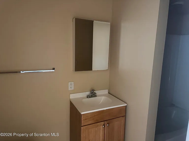 1409 Sanderson Ave #1 — Photo 8