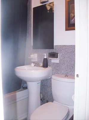 Rented by Perry Associates NYC Inc | media 33