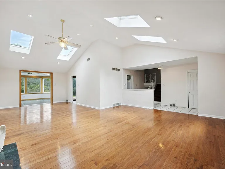 1443 Valley Forge Rd — Photo 9