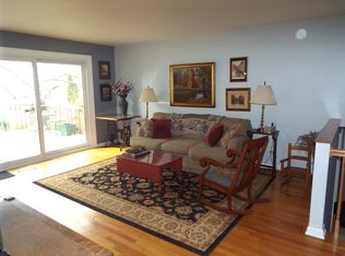 569 59th St, Lisle, IL 60532