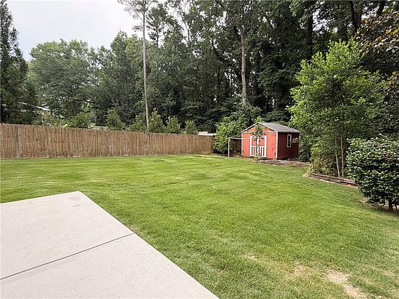 2nd image of 3284 Embry Cir