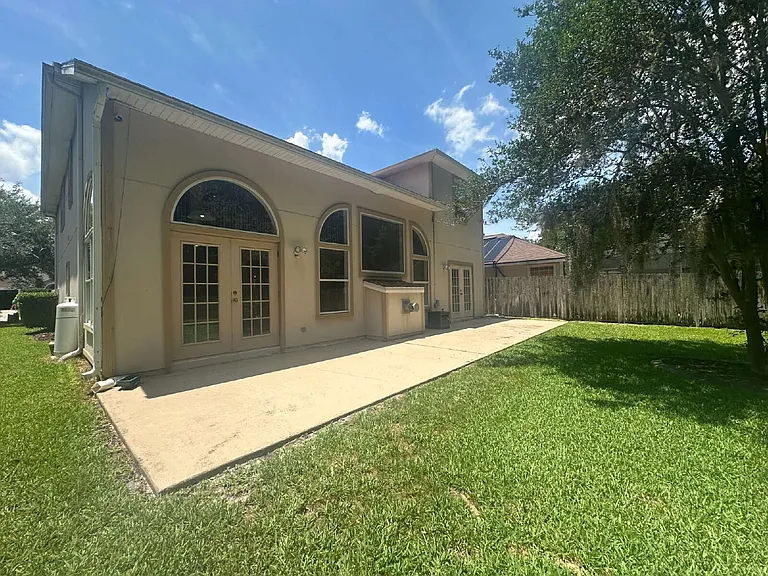 572 Redberry Ln — Photo 31
