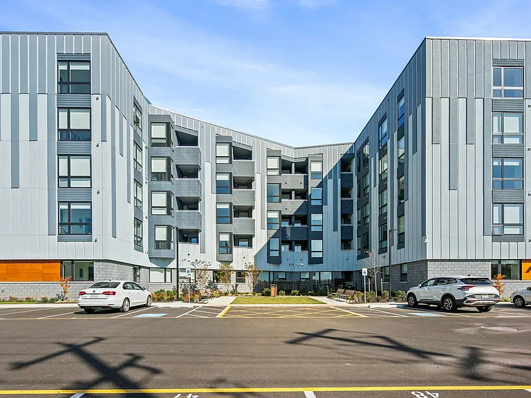 River House Apartments — Photo 58