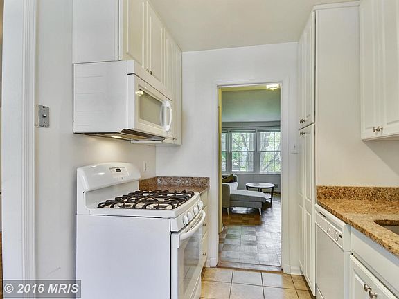 2nd image of 629 Azalea Dr APT 1