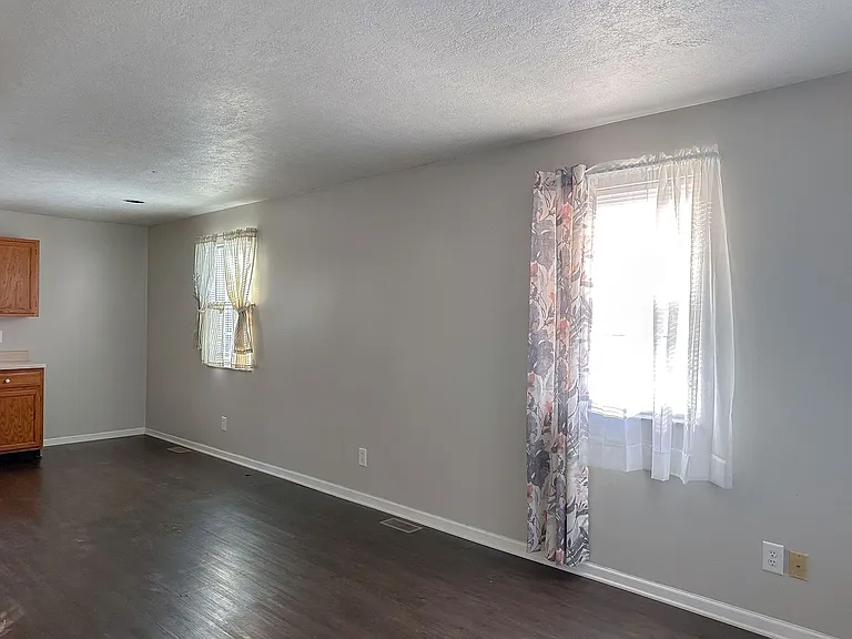 1326 S Elizabeth St — Photo 19
